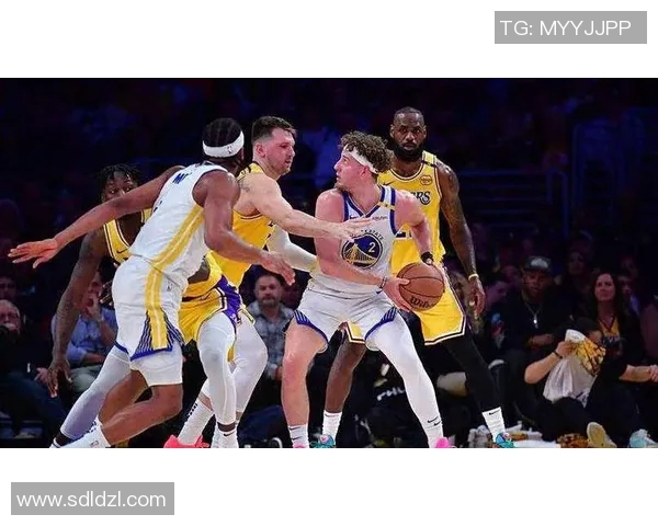 全联盟对决湖人队展现篮球魅力激烈竞争引发球迷热潮