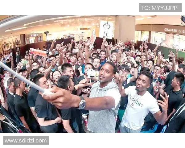 多诺万米切尔的篮球之路：从新秀到全明星的成长历程与挑战